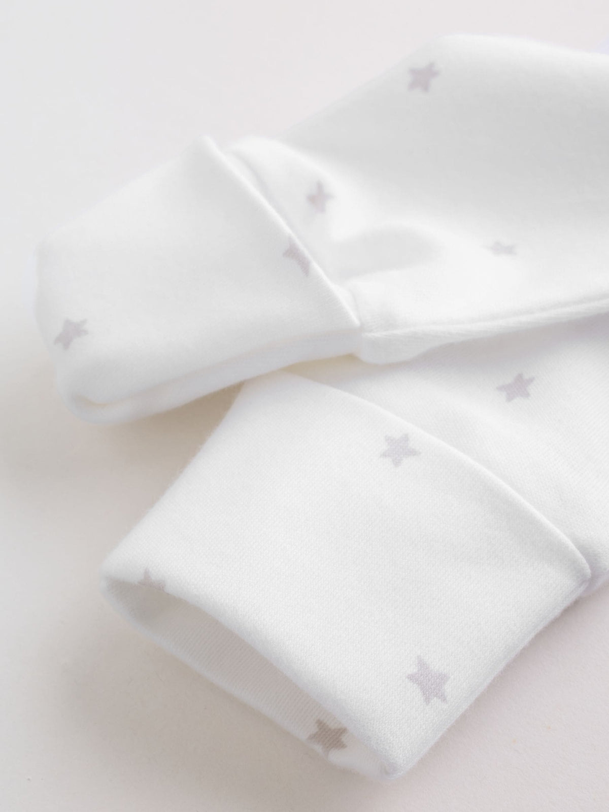 White Sleepsuit, Bodysuit, Hat and Bib Set 4 Piece (0-9mths)