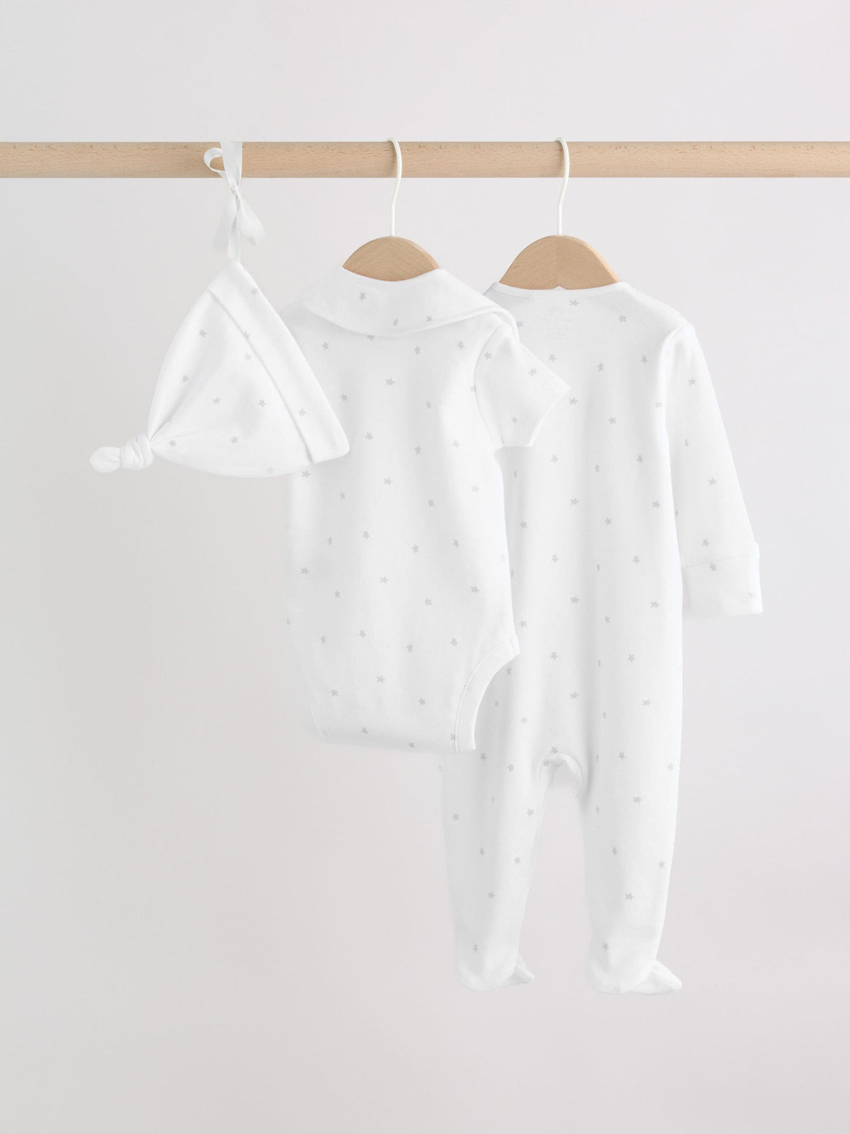 White Sleepsuit, Bodysuit, Hat and Bib Set 4 Piece (0-9mths)