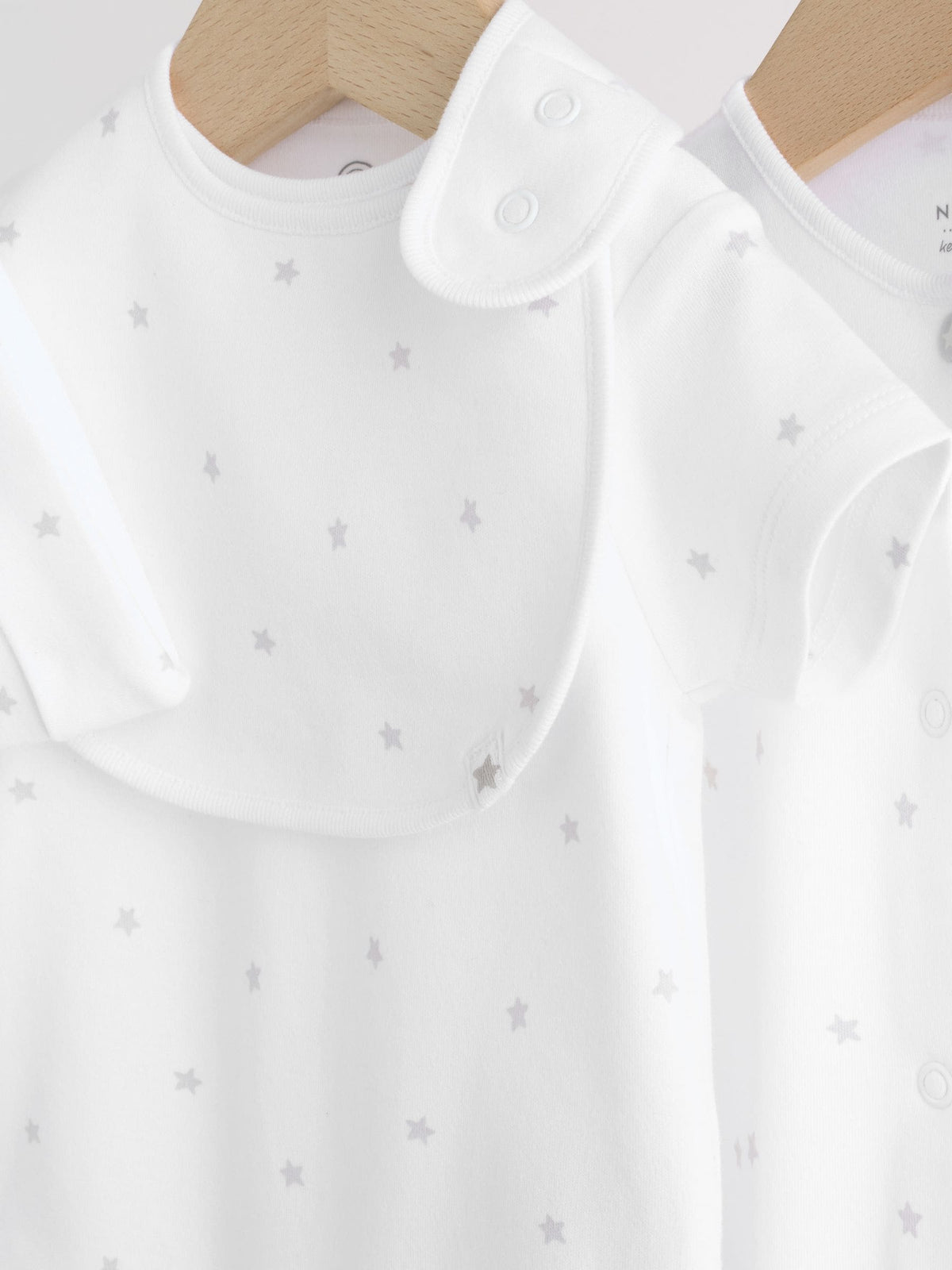 White Sleepsuit, Bodysuit, Hat and Bib Set 4 Piece (0-9mths)
