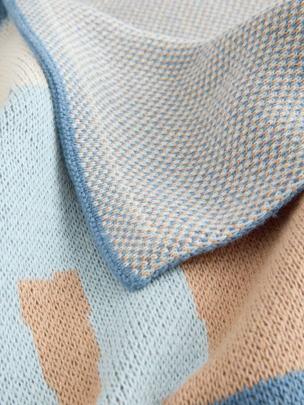 Blue/Brown Dino Scene Knitted Blanket