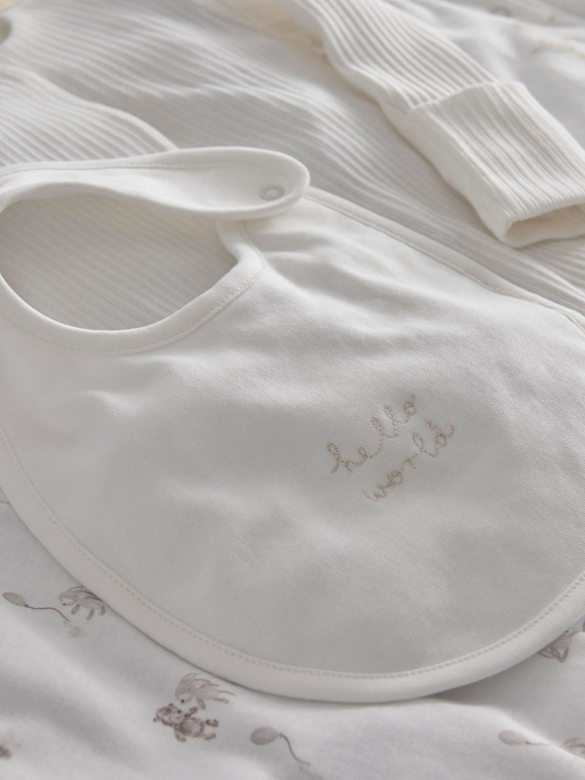 Mamas & Papas Grey Duck Print 5 Piece Newborn Set