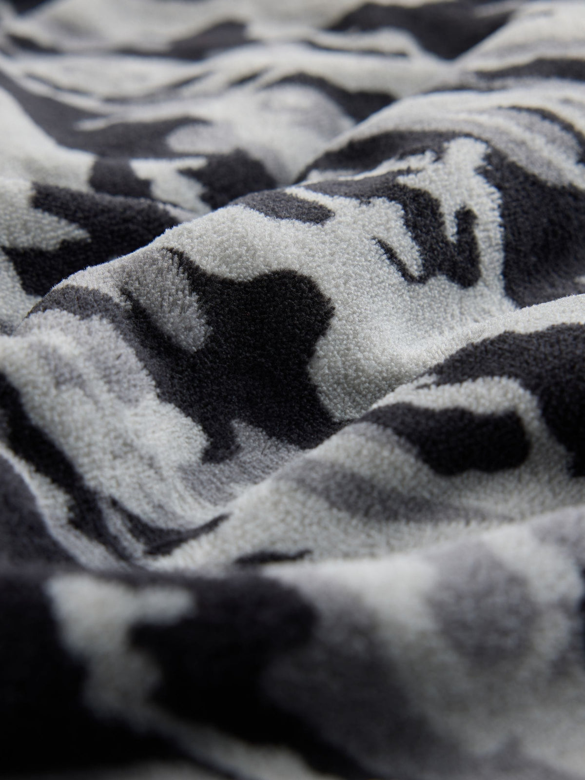 Grey Camo Robe (1.5-16yrs)