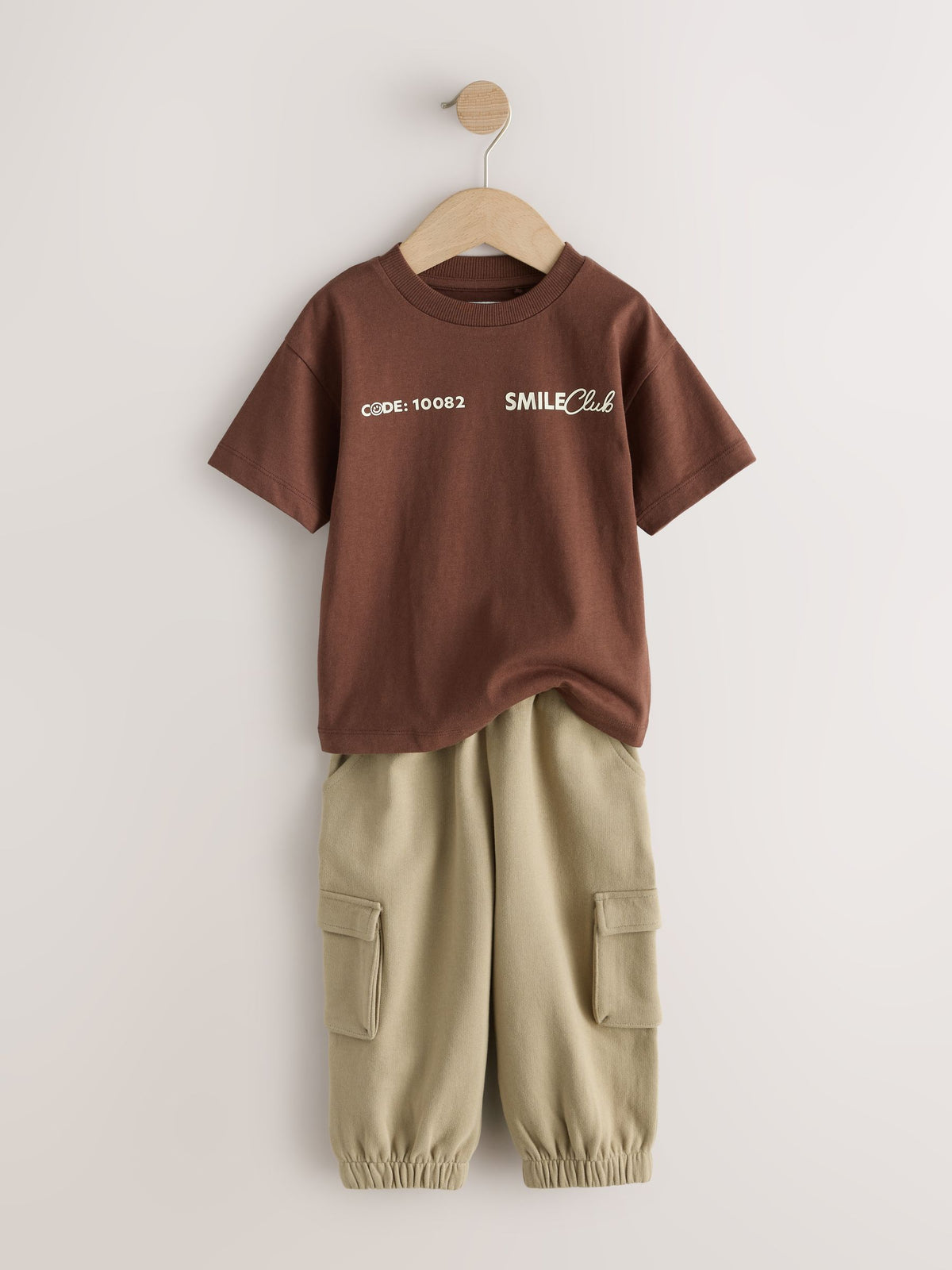 Brown/Cream T-Shirt & Joggers Set 4 Piece (3mths-7yrs)