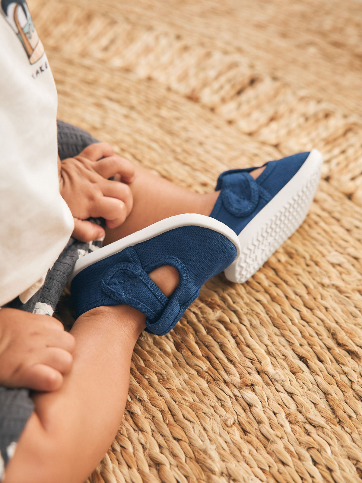 Navy Crawler T-Bar Baby Shoes (0-2mths)