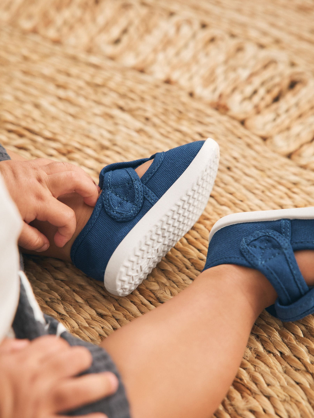 Navy Crawler T-Bar Baby Shoes (0-2mths)